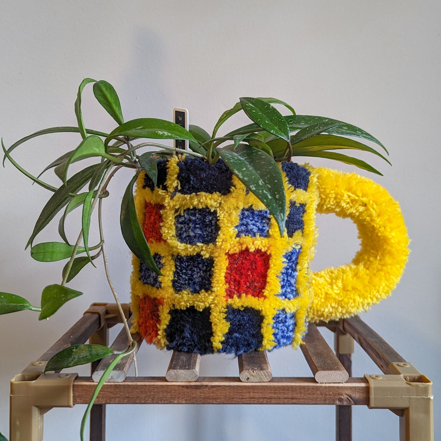 Pot de plantes touffeté - Jaune et bleu marine