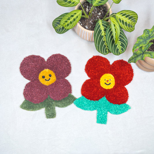 Smiling flower small decorative tapestry